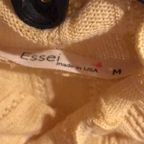 NWT!  Lightweight top - Picture 6 of 6